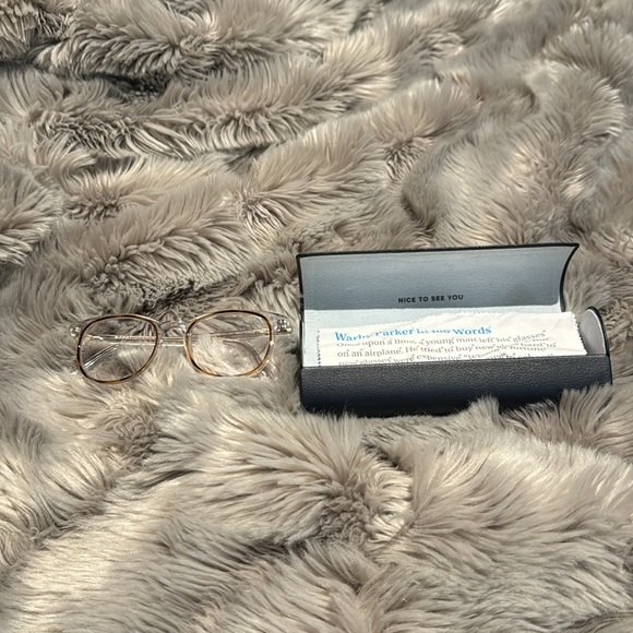 Warby Parker - Durand blue light filtering glasses (no prescription) - Picture 3 of 6